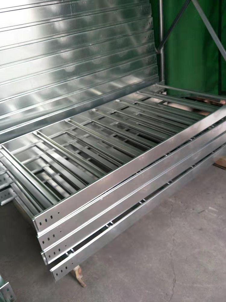 梯式橋架為現(xiàn)代城市的發(fā)展作出了大貢獻(xiàn)